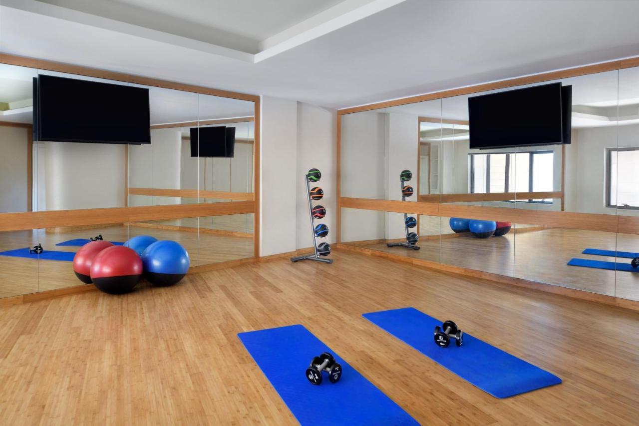 Marriott Executive Apartments อัลโคห์บาร์ ภายนอก รูปภาพ The fitness centre