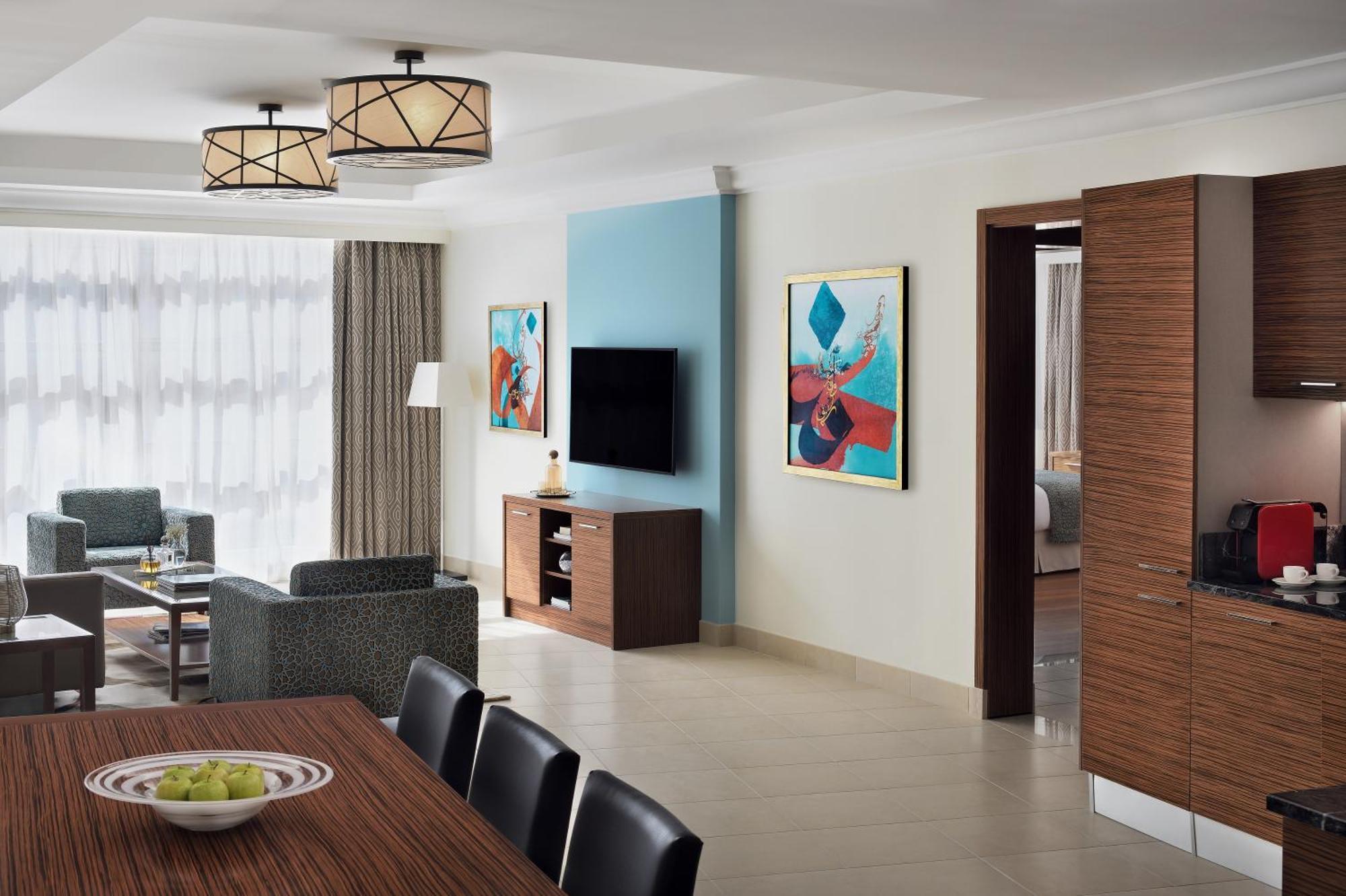 Marriott Executive Apartments อัลโคห์บาร์ ภายนอก รูปภาพ A typical suite at the Hilton London Heathrow